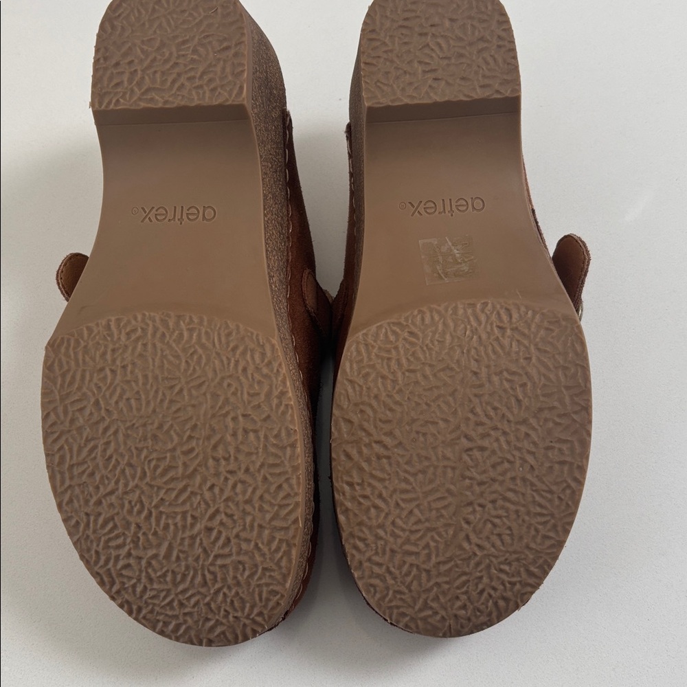 Aetrex Madison clogs. NWOT size 7.5-8 - Picture 12 of 16
